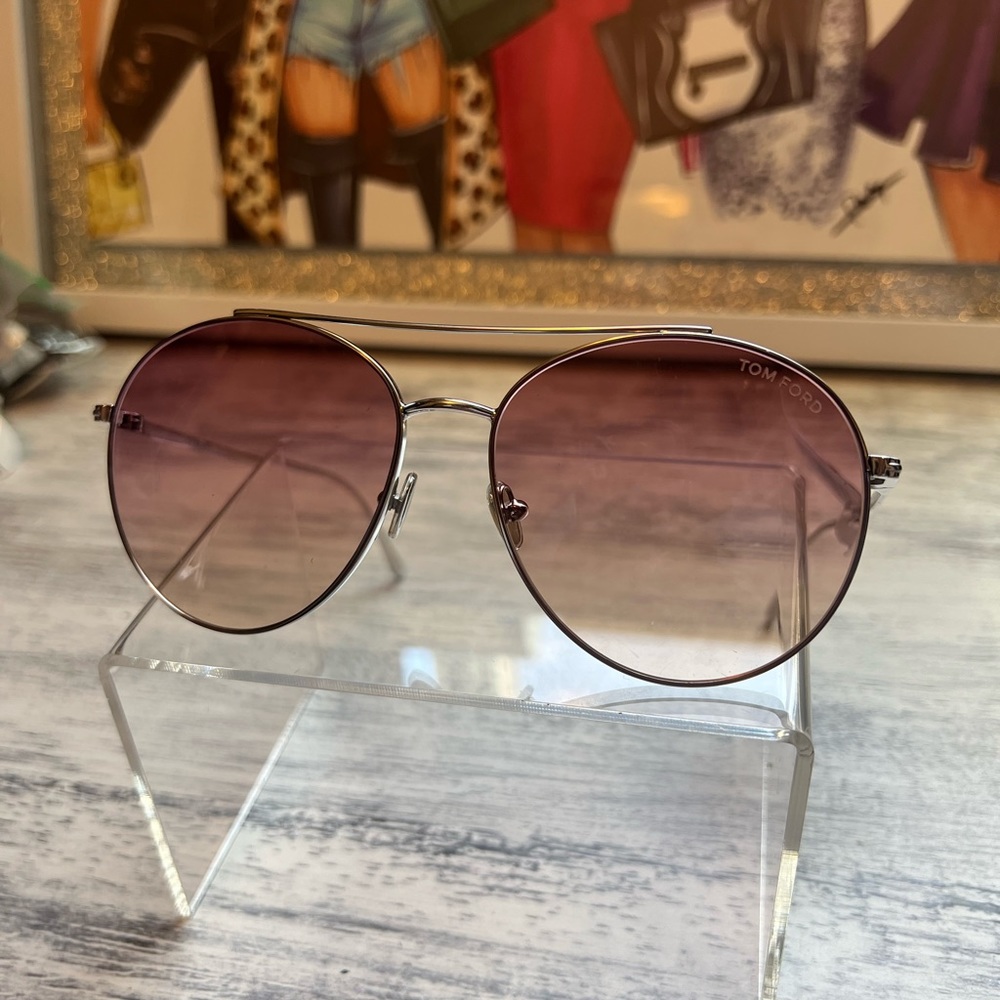 SOLD✨🤍FINAL SALE💫Tom Ford
Women's Cleo 59mm Sunglasses - Picture 11 of 16